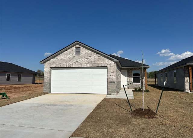 Property at 1048 Westbrook Blvd, Purcell, OK 73080, 3 beds, 2 baths