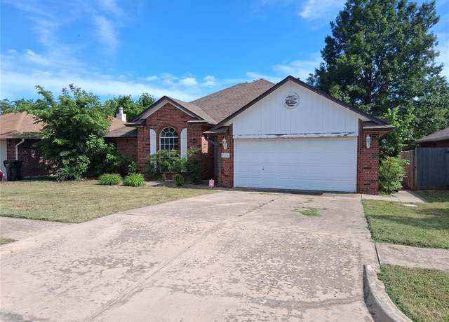 Property at 824 SE 38th St, Moore, OK 73129, 3 beds, 2 baths