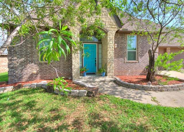 Property at 12401 SW 7th St, Yukon, OK 73099, 4 beds, 2.5 baths