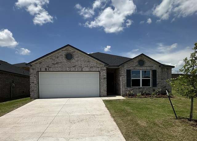 Property at 1933 Sugar Pine Way, Edmond, OK 73034, 4 beds, 2 baths