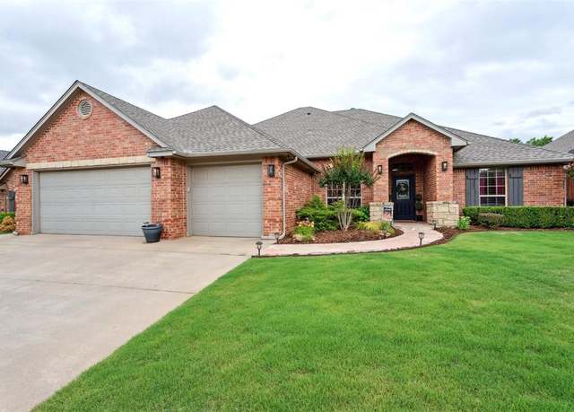 Property at 4704 NW 159th St, Edmond, OK 73013, 3 beds, 2.5 baths