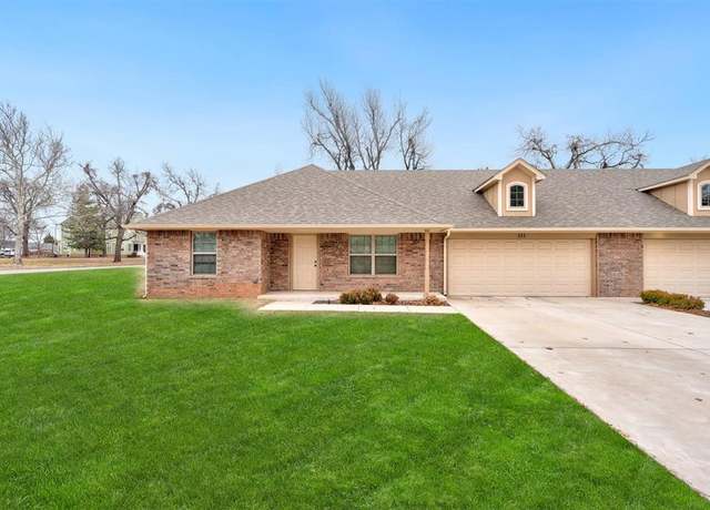 Property at 211 S 15th St, Chickasha, OK 73018, 4 beds, 2 baths