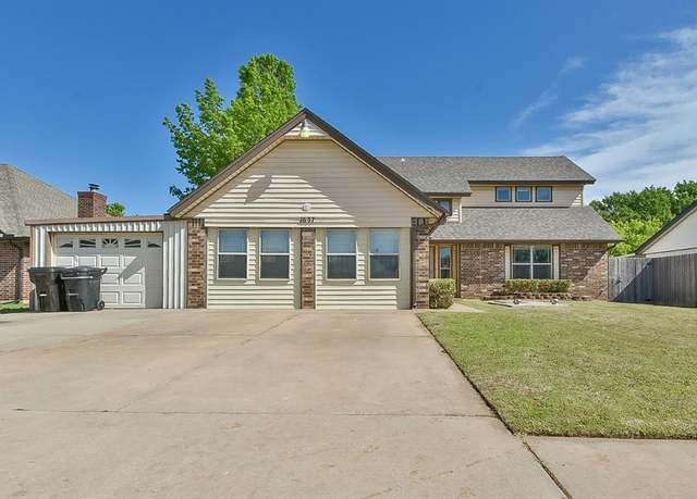 Property at 1637 NE 9th St, Moore, OK 73160, 5 beds, 2 baths