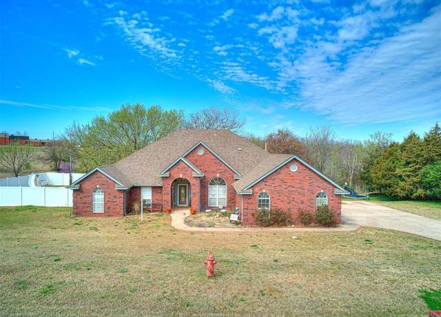 Property at 111 Key Dr, Wellston, OK 74881, 4 beds, 3.5 baths
