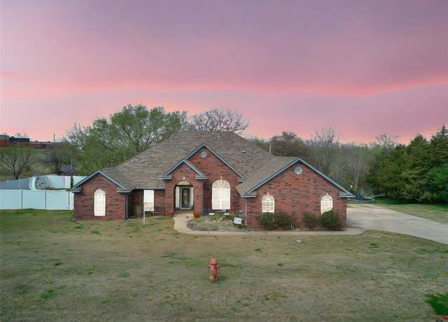 Property at 111 Key Dr, Wellston, OK 74881, 4 beds, 3.5 baths