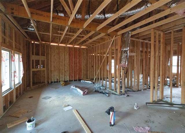 Property at 3125 Grapevine St, Edmond, OK 73034, 3 beds, 2 baths