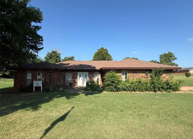 Property at 209 Marshall Dr, Chandler, OK 74834, 3 beds, 2 baths