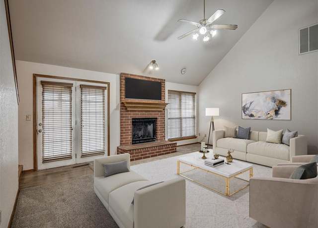 Property at 817 Glenwood Dr, Moore, OK 73160, 3 beds, 2 baths