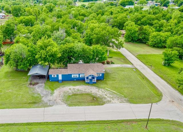 Property at 603 S Poplar St, Guthrie, OK 73044, 3 beds, 2 baths