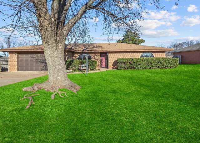 Property at 1230 N Indiana St, Weatherford, OK 73096, 3 beds, 2 baths