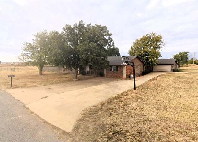 Property at 101 S Highland Ave, Hobart, OK 73651, 4 beds, 2 baths