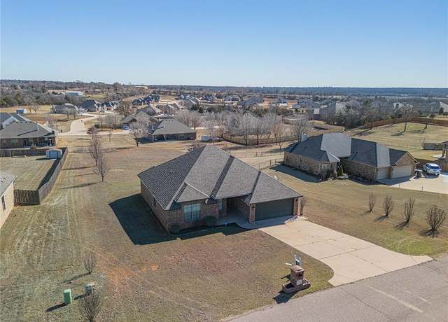 Property at 11432 Coyote Run Run, Guthrie, OK 73044, 4 beds, 2 baths