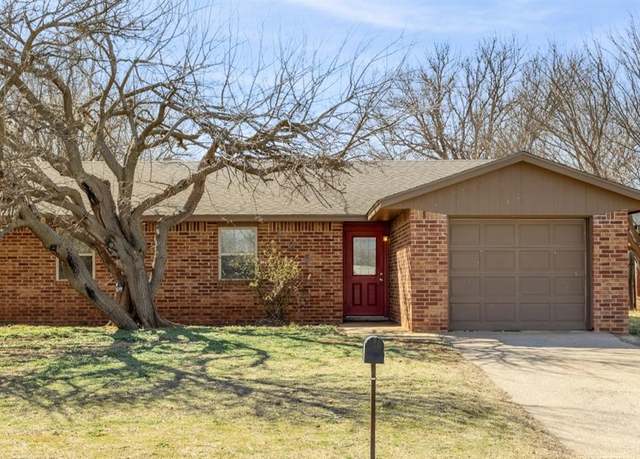 Property at 109 Mary Dr, Elk City, OK 73644, 3 beds, 1.5 baths