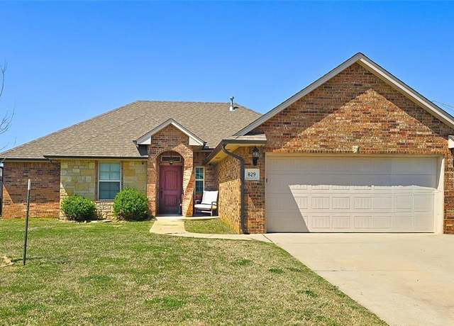 Property at 829 Glenwood Dr, Moore, OK 73160, 4 beds, 2 baths