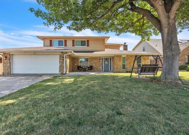 Property at 11412 Carriage Dr, Yukon, OK 73099, 4 beds, 4.5 baths