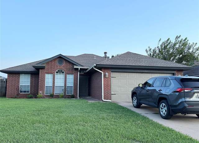 Property at 1102 Dustin Dr, Edmond, OK 73003, 3 beds, 2 baths