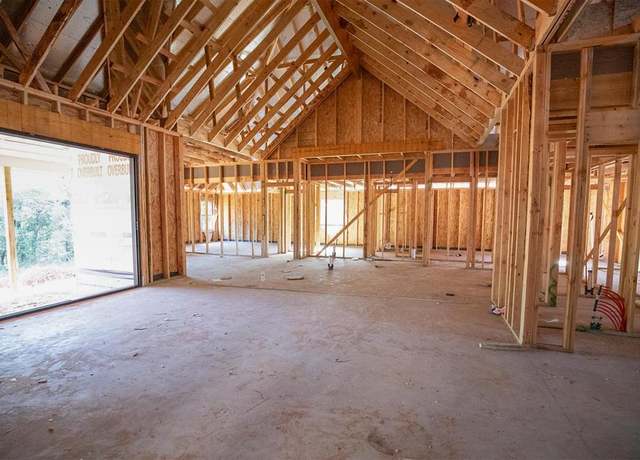Property at 9133 NE 141st St, Edmond, OK 73049, 5 beds, 3.5 baths