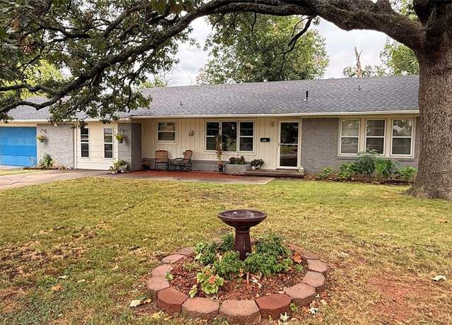 Property at 1009 N Park Ave, Shawnee, OK 74801, 3 beds, 2 baths