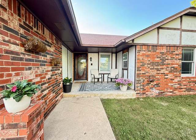 Property at 1005 NE 6th St, Moore, OK 73160, 3 beds, 2 baths