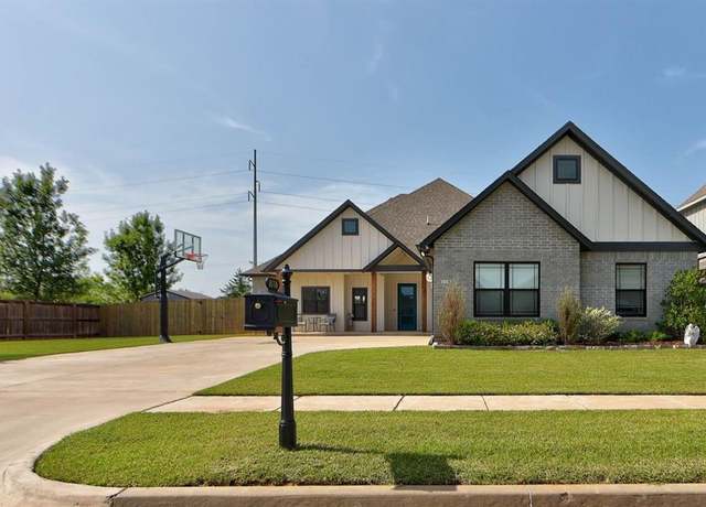 Property at 8116 Dax Dr, Edmond, OK 73034, 3 beds, 2.5 baths