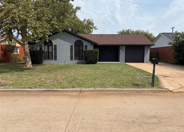 Property at 913 Hairston St, Altus, OK 73521, 3 beds, 1.5 baths