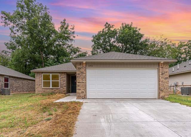 Property at 840 Highgarden Cir, Noble, OK 73068, 3 beds, 2 baths