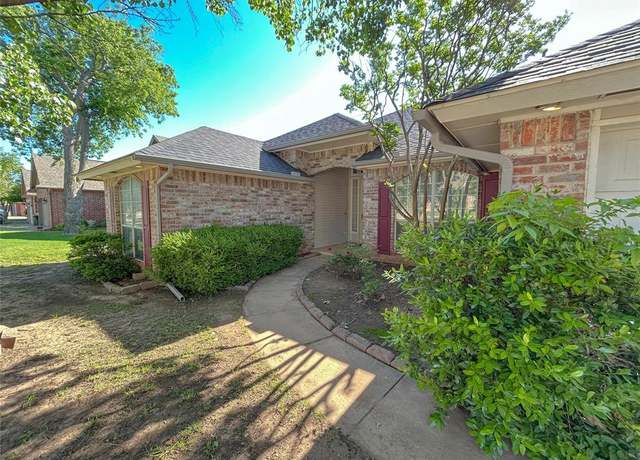 Property at 15612 Summit Parke Dr, Edmond, OK 73013, 3 beds, 2 baths