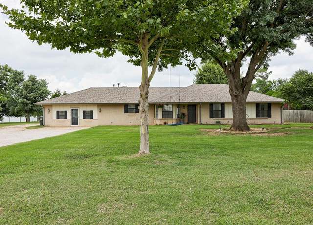 Property at 2401 Big Cedar Ave, Edmond, OK 73012, 3 beds, 2 baths