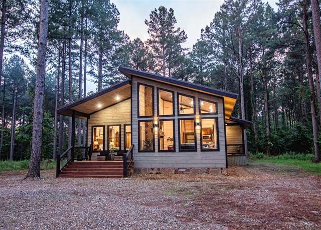 Property at 18 Western Fir Ln, Broken Bow, OK 74728, 2 beds, 3 baths