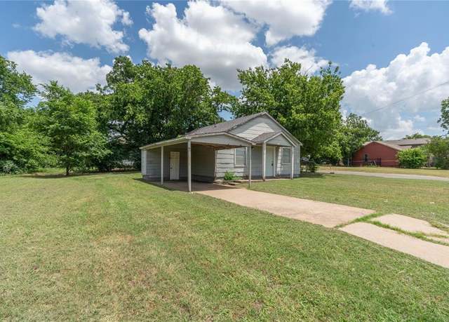 Property at 1801 SW B Ave, Lawton, OK 73501, 2 beds, 1 bath