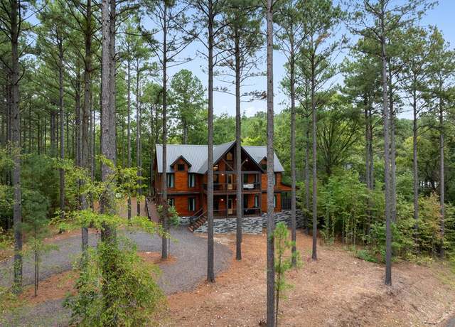 Property at 105 Western Pine Trl, Hochatown, OK 74728, 6 beds, 4.5 baths