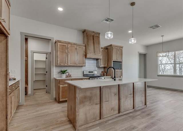 Property at 1208 Jerzee Mae Rd, Blanchard, OK 73010, 4 beds, 2 baths