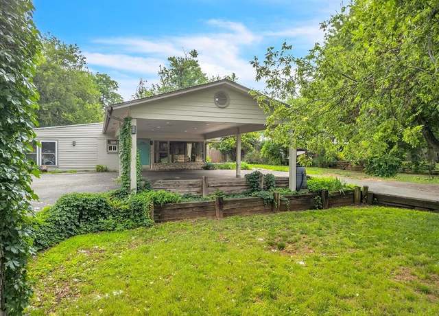 Property at 417 Garth Brooks Blvd, Yukon, OK 73099, 3 beds, 2 baths