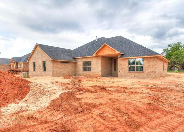 Property at 11601 Ward Rd, Edmond, OK 73034, 4 beds, 3 baths