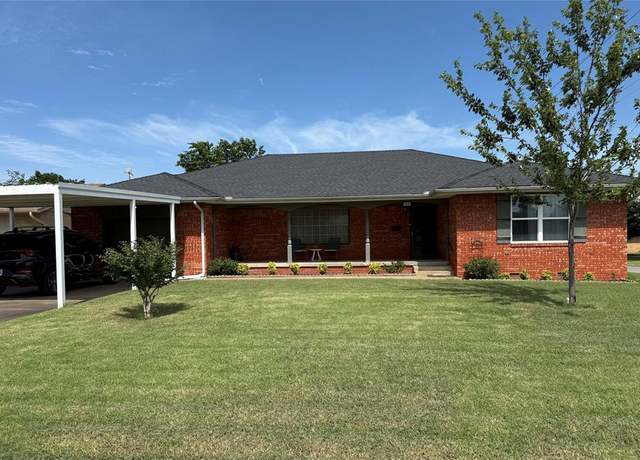 Property at 1901 N Oklahoma Ave, Shawnee, OK 74804, 2 beds, 2 baths