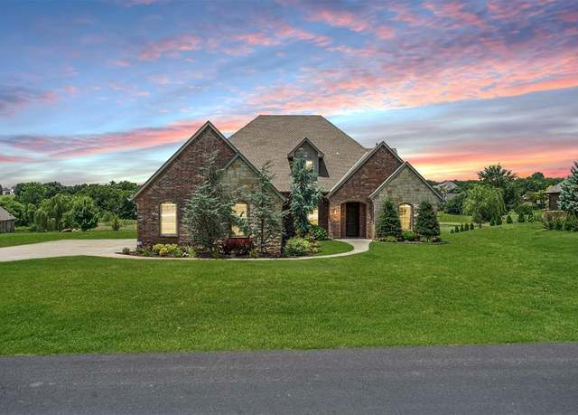 Property at 6301 Valley View Rd, Edmond, OK 73034, 4 beds, 3.5 baths
