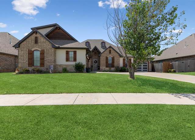 Property at 11612 NW 109th St, Yukon, OK 73099, 4 beds, 2.5 baths