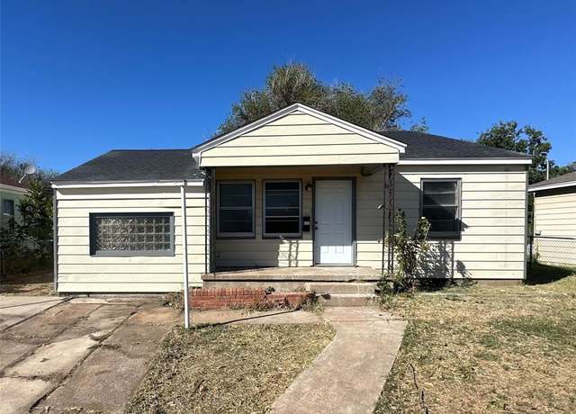 Property at 2325 SW Evans Ave, Lawton, OK 73505, 3 beds, 2 baths