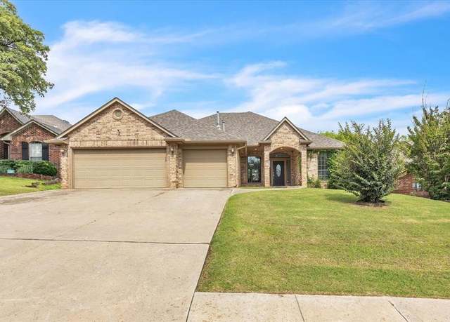 Property at 732 Tuscany Way, Edmond, OK 73034, 3 beds, 2.5 baths
