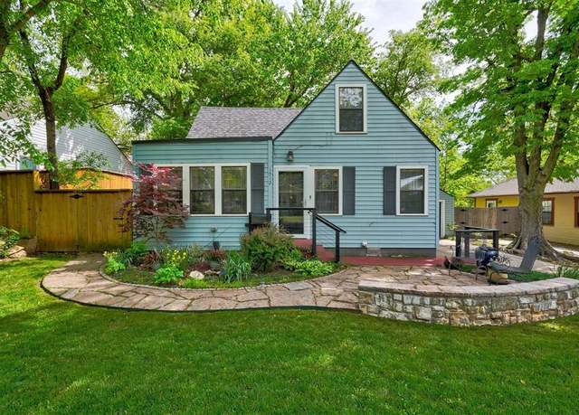Property at 1012 Mcfarland St, Norman, OK 73069, 3 beds, 2 baths