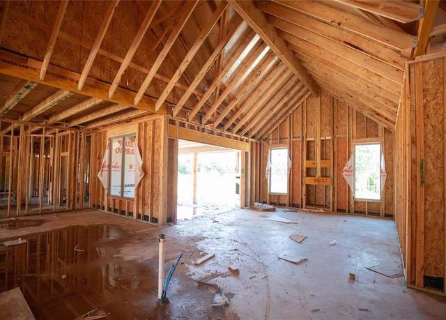 Property at 14001 Willow Ln, Edmond, OK 73049, 5 beds, 3.5 baths