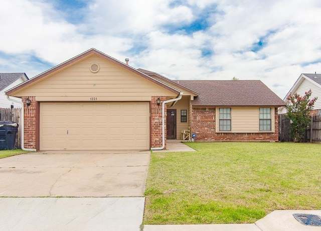 Property at 1221 SW 100th St, Oklahoma City, OK 73139, 3 beds, 2 baths