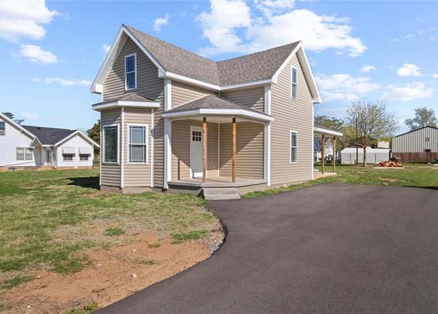 Property at 325 E 6th St, Hydro, OK 73048, 3 beds, 2 baths