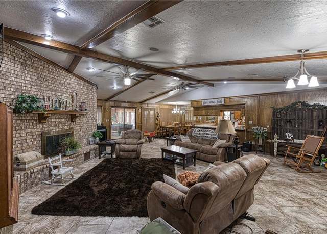 Property at 909 N Randall Ave, Elk City, OK 73644, 3 beds, 3 baths