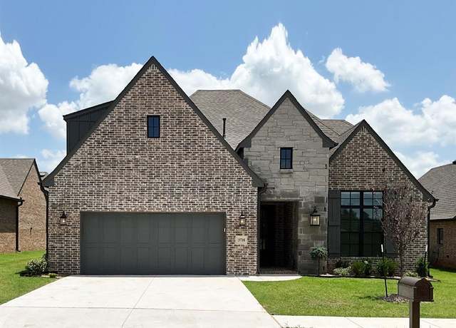 Property at 15700 Flora Ave, Edmond, OK 73013, 3 beds, 3 baths