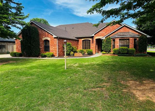 Property at 200 Foxridge Rd, Elk City, OK 73644, 3 beds, 2 baths