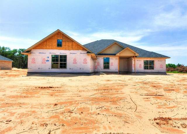 Property at 11637 Ward Rd, Edmond, OK 73034, 5 beds, 3 baths