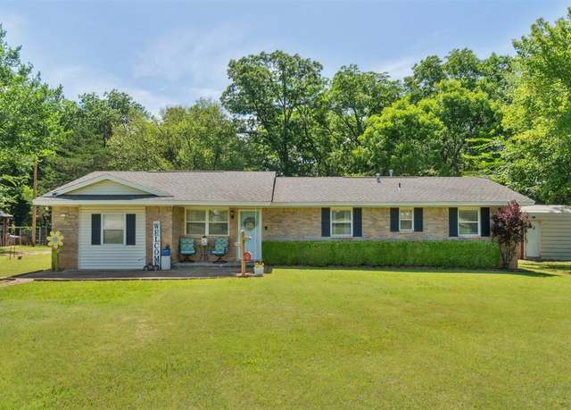 Property at 8701 Ranch Acres Dr, Noble, OK 73068, 2 beds, 1.5 baths
