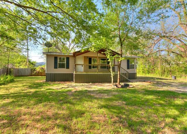 Property at 410 W Main St, Tecumseh, OK 74873, 3 beds, 2 baths