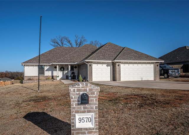 Property at 9570 Country Side Ln, Guthrie, OK 73044, 3 beds, 2.5 baths